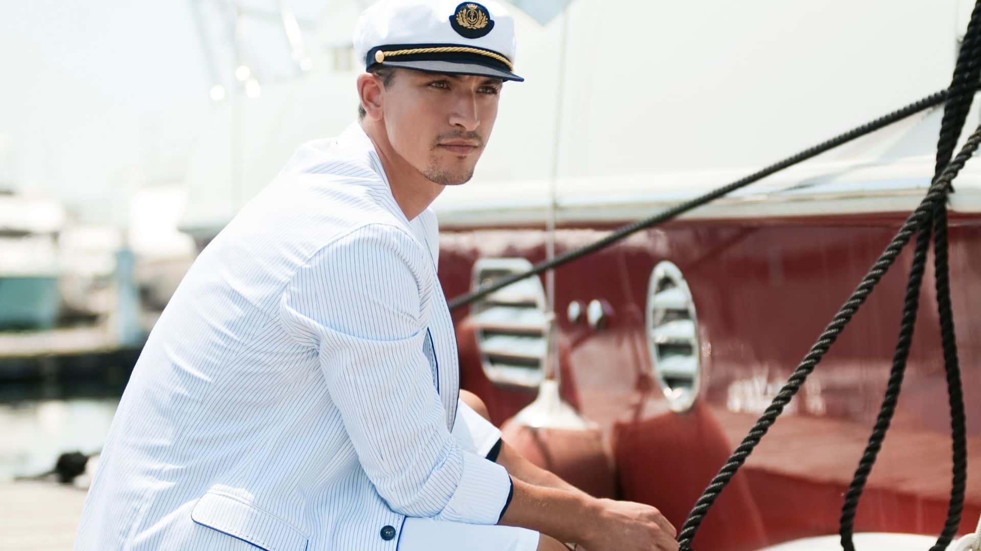 how to hire a yacht captain